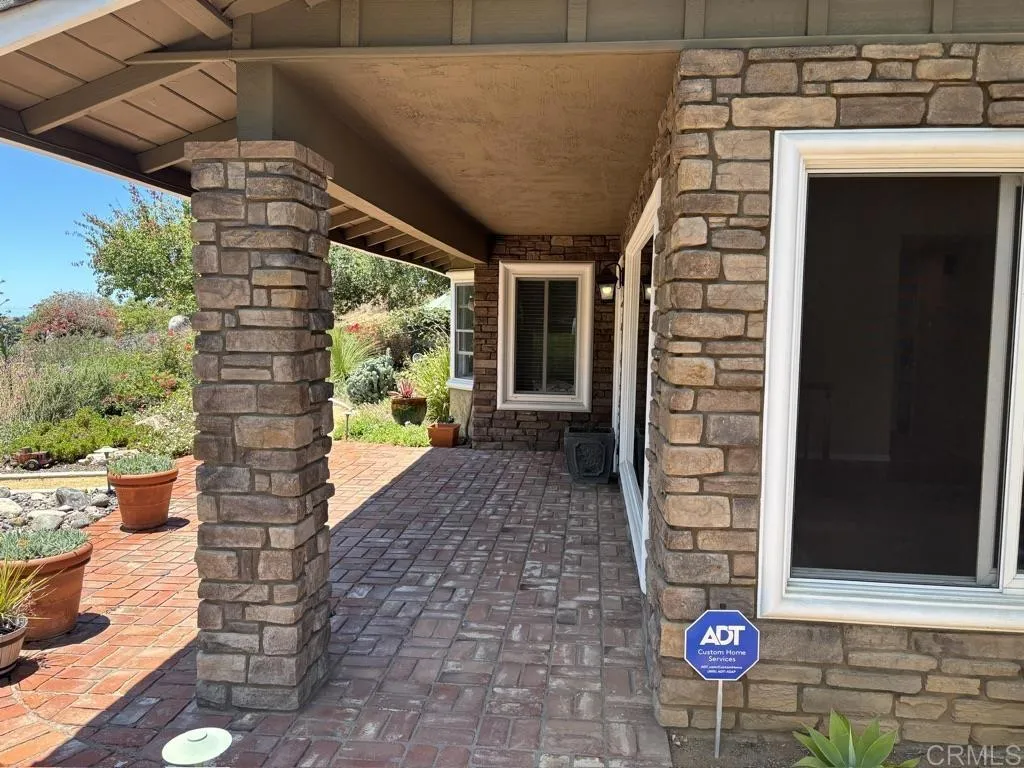 https://cdn.realtyfeed.com/cdn/127/306736753/75b155f287b5d9b8f8c7e94ed3b2f166.webp
