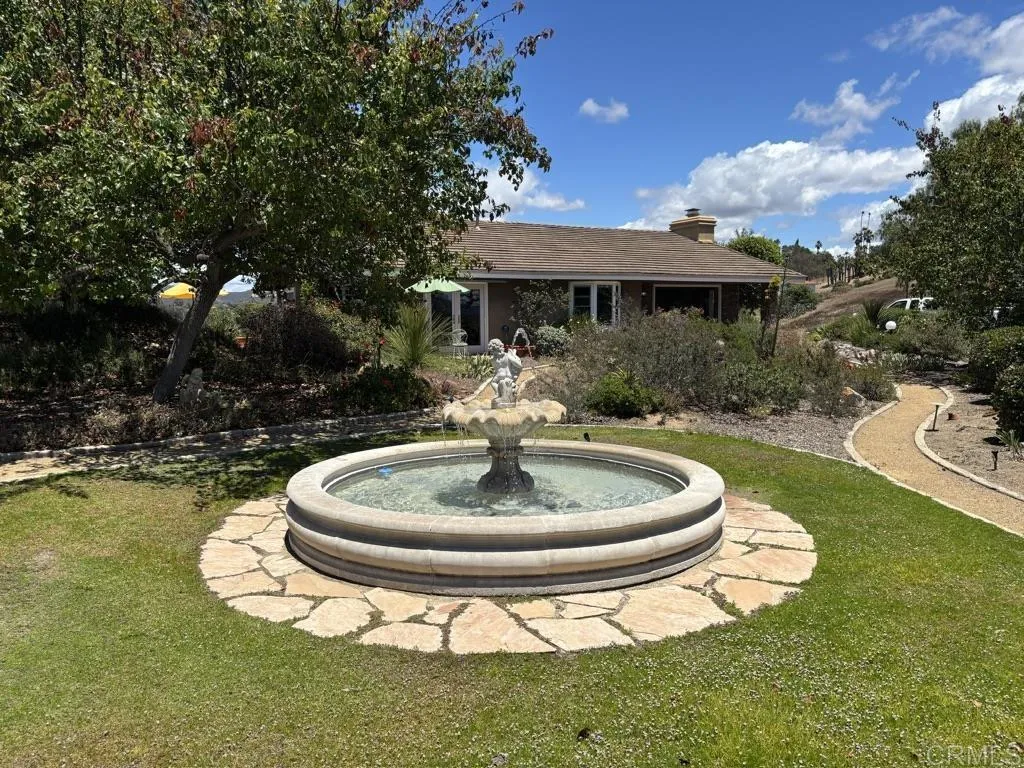 https://cdn.realtyfeed.com/cdn/127/306736753/83bd5e229092752453001be50f4f4bef.webp