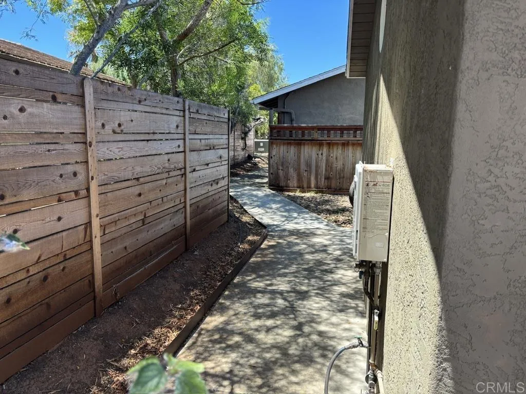 https://cdn.realtyfeed.com/cdn/127/306736753/b6ff8c09db49cd045221e49d4e5a3f30.webp