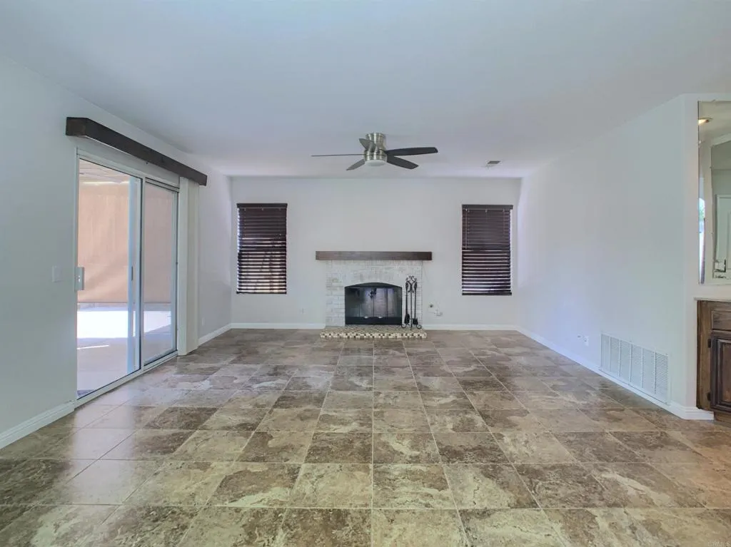 https://cdn.realtyfeed.com/cdn/127/306736772/0aa8cdd30397c1771a828a26b1ca32cb.webp