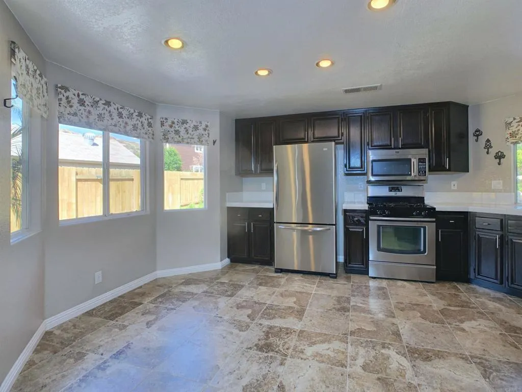 https://cdn.realtyfeed.com/cdn/127/306736772/3c368e226fd83bcfba83efa2bdac250f.webp