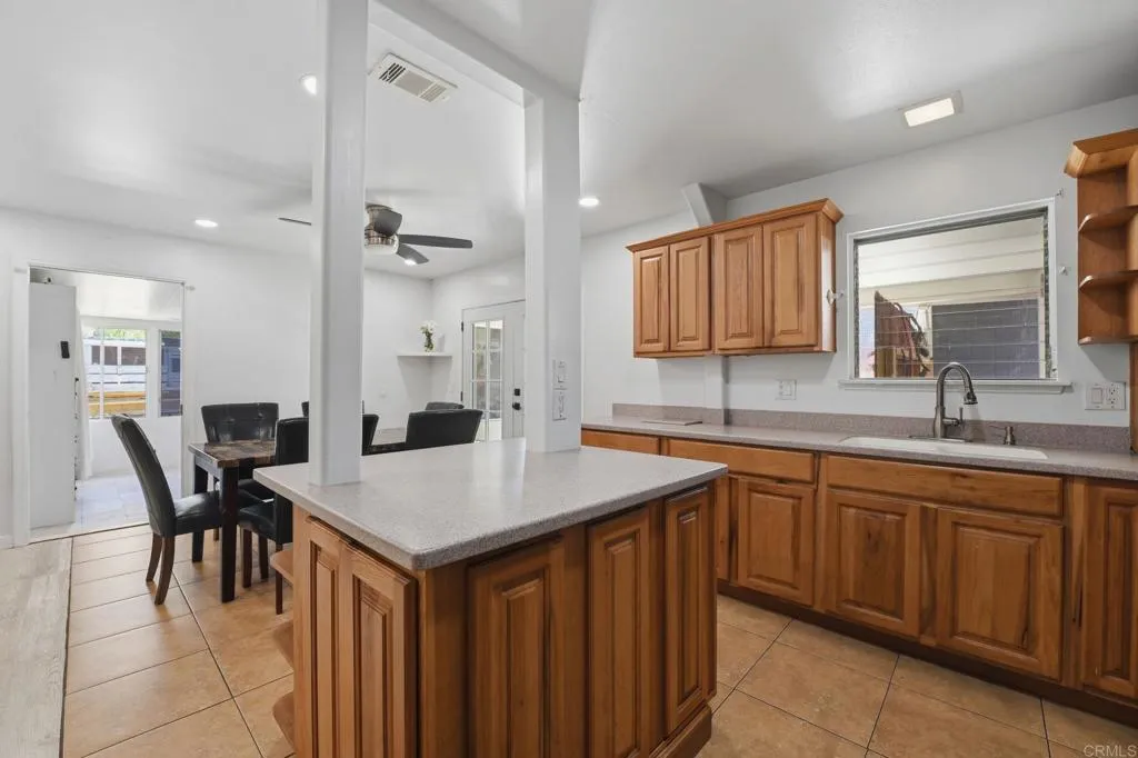 https://cdn.realtyfeed.com/cdn/127/306736809/58536b0abe0014420465db1d6912cf3a.webp