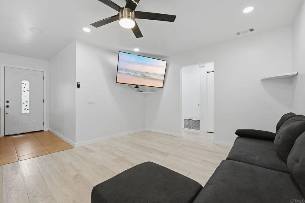 https://cdn.realtyfeed.com/cdn/127/306736809/7f3bbfa96c8d1d4fcb2f11776305b07b.webp