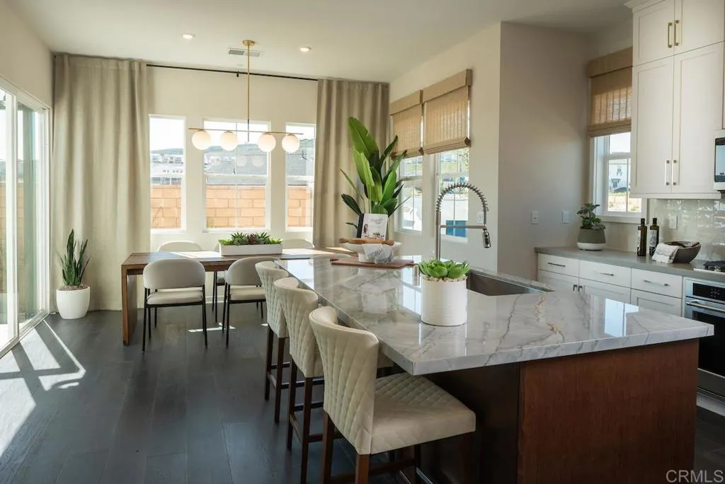 https://cdn.realtyfeed.com/cdn/127/306736829/749c93dc172ea72a0e588033bf064914.webp