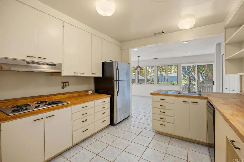 https://cdn.realtyfeed.com/cdn/127/306736843/04353ae085bfde7e474af1f1f769ced9.webp