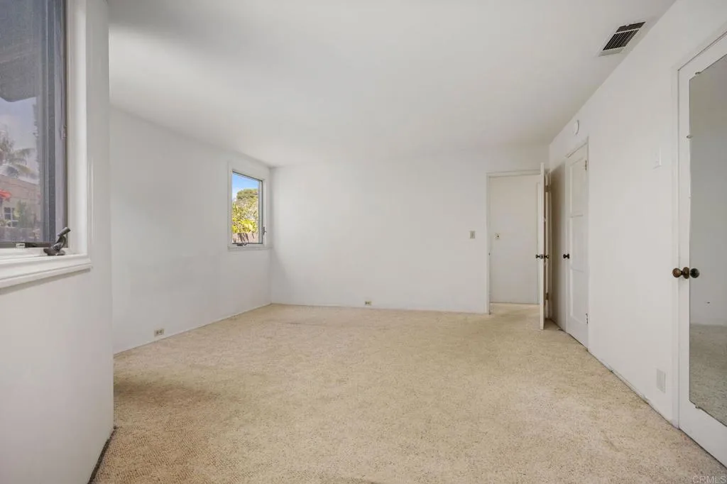https://cdn.realtyfeed.com/cdn/127/306736843/6bcb6ec4a3fdce5fca912c2e0b3cdd9a.webp