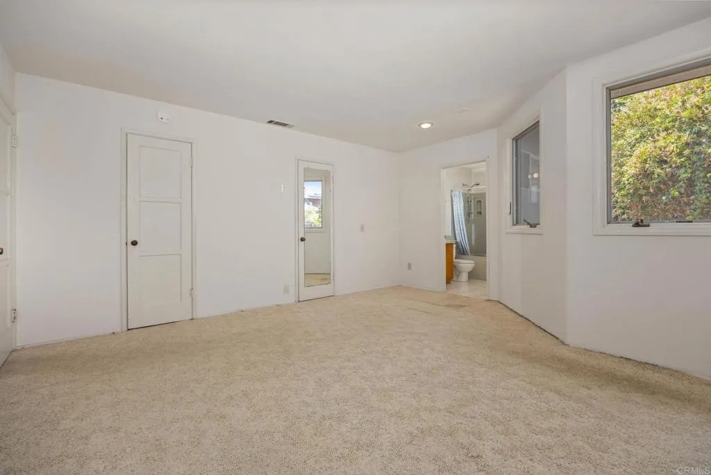 https://cdn.realtyfeed.com/cdn/127/306736843/762862cd945a3f914633e58e03858931.webp