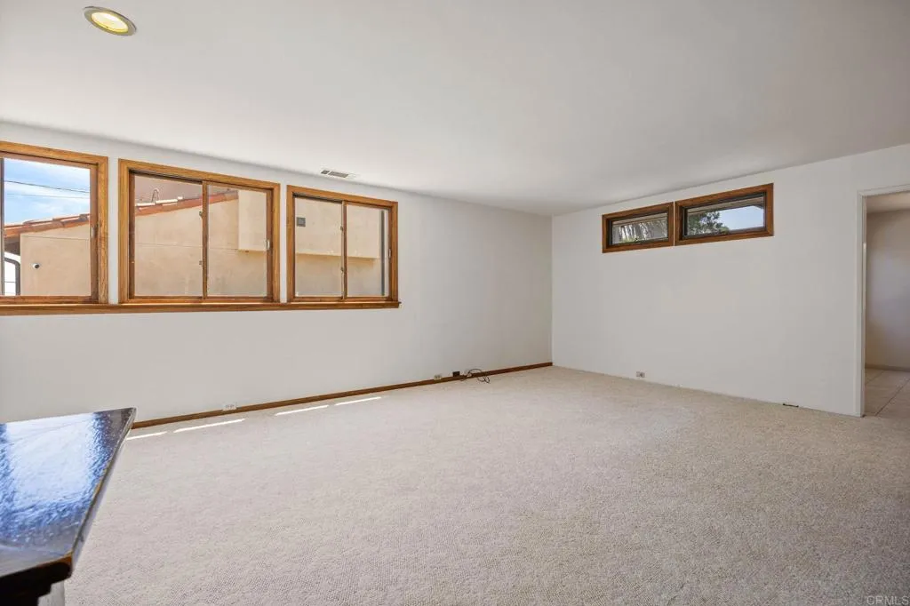 https://cdn.realtyfeed.com/cdn/127/306736843/788d9ecadb930c432f96401cd2ebf970.webp