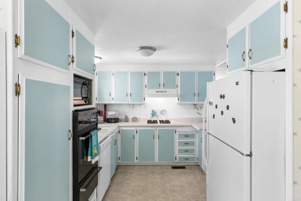 https://cdn.realtyfeed.com/cdn/127/306736875/171b628c70efef1efe0b1901b600b34a.webp
