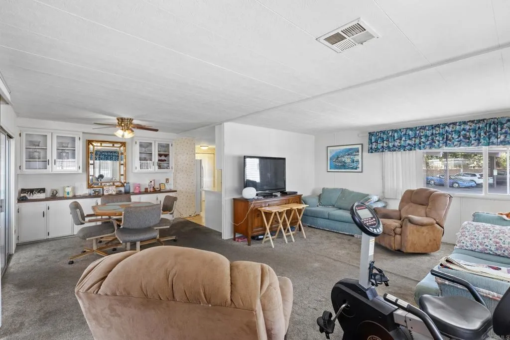 https://cdn.realtyfeed.com/cdn/127/306736875/23ccd9d618ac3916a8f7bc0ccdfa3627.webp