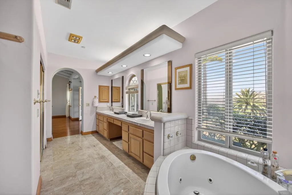 https://cdn.realtyfeed.com/cdn/127/306736879/110ab0d950a067a697d19d1aae19ee1b.webp