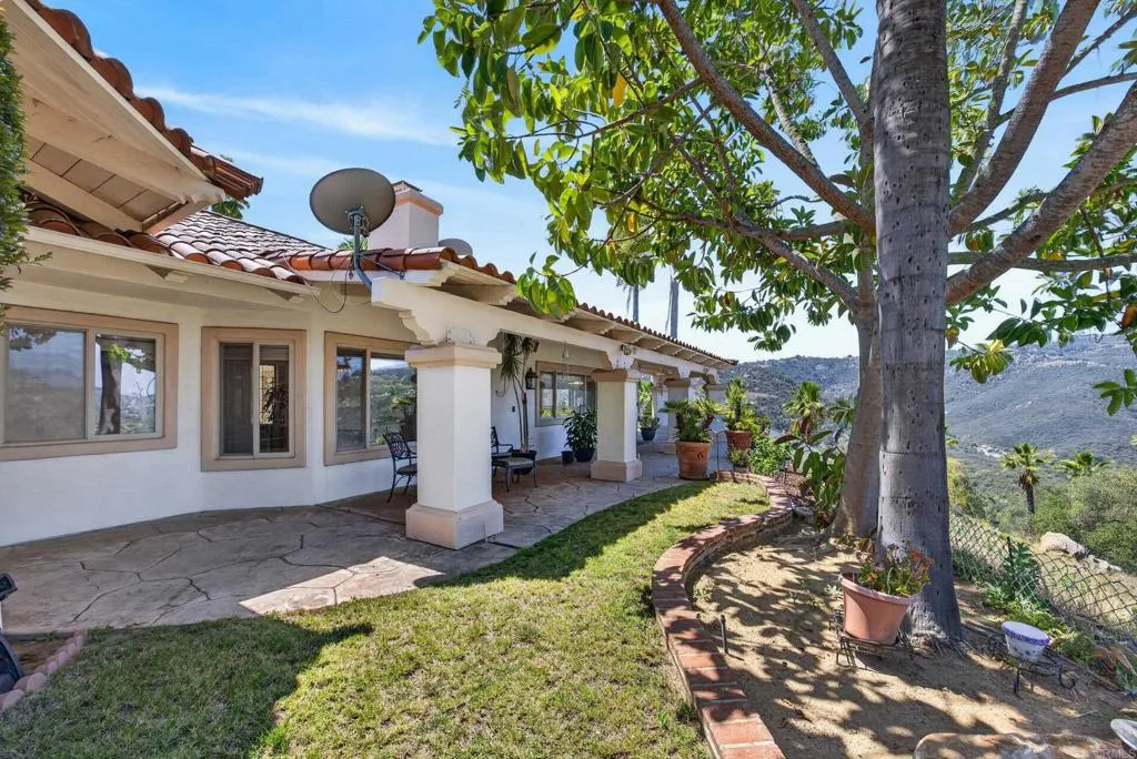 https://cdn.realtyfeed.com/cdn/127/306736879/135fed1b059359ebf0fd265df427d015.webp