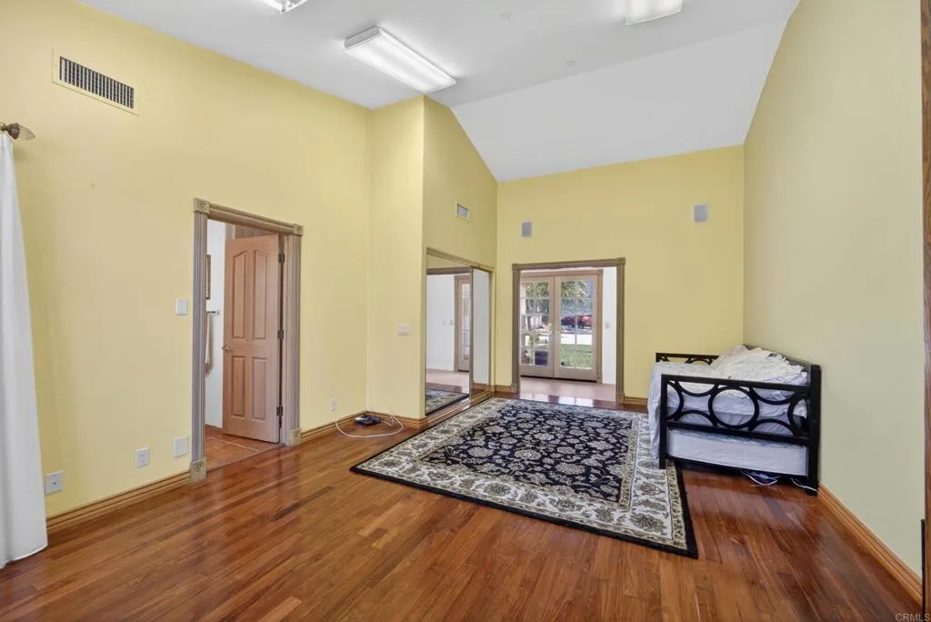 https://cdn.realtyfeed.com/cdn/127/306736879/5a846222b45254ae8fda77a0e7c8a468.webp