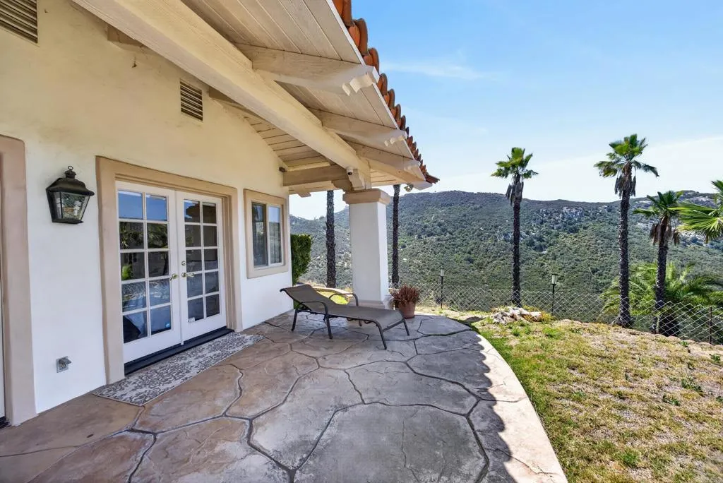https://cdn.realtyfeed.com/cdn/127/306736879/b6d10470f6e3e2ed70fc25f9de6d3739.webp