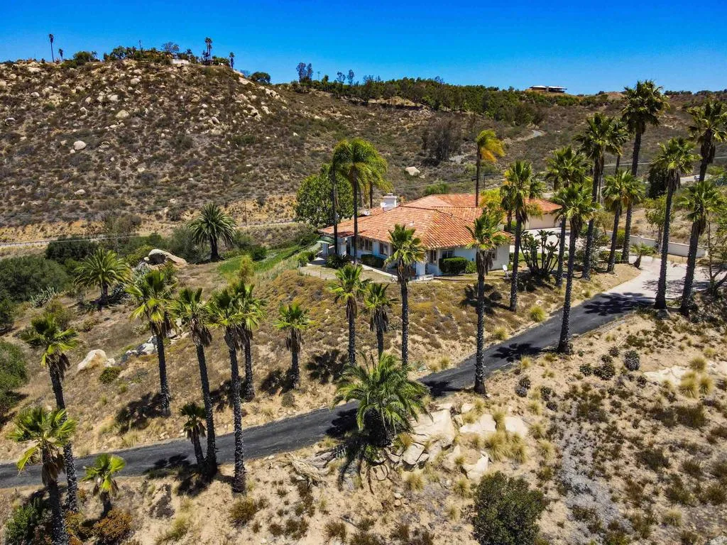 https://cdn.realtyfeed.com/cdn/127/306736879/bdf4db210d2a2e7f4763e307b94a4bc4.webp