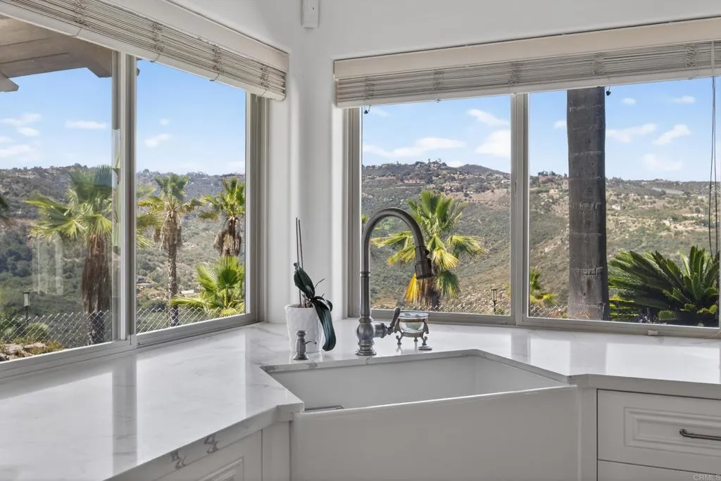 https://cdn.realtyfeed.com/cdn/127/306736879/d5dd268eed2a32a7f04383535cc33f8b.webp