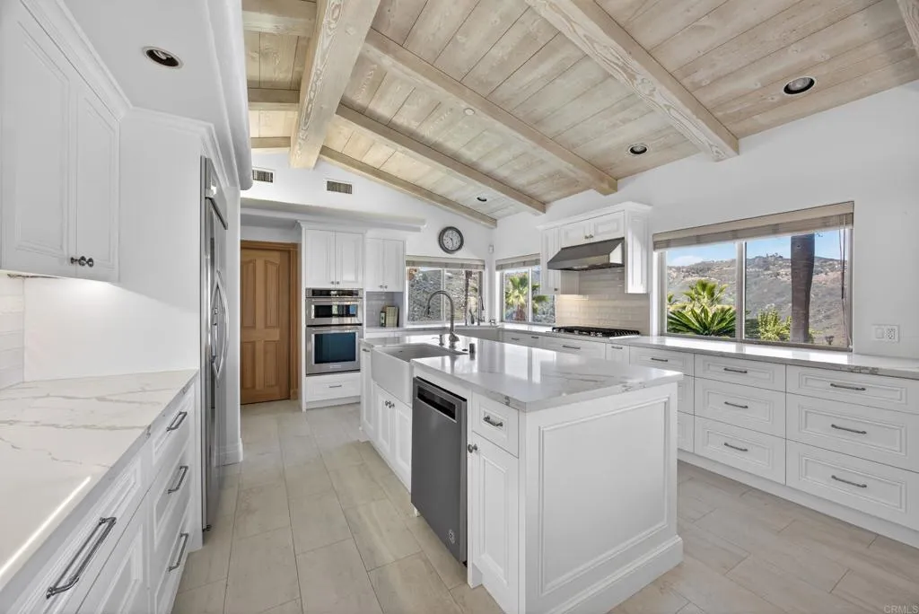 https://cdn.realtyfeed.com/cdn/127/306736879/f88d3515f5f456ca7816fc6107f56e31.webp