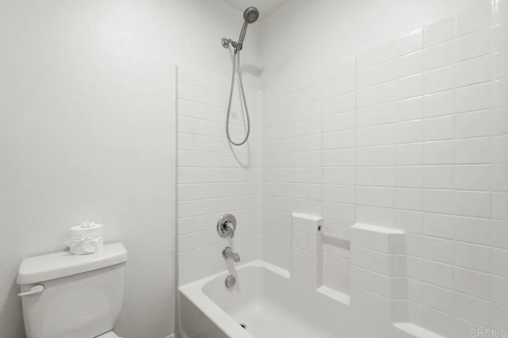 https://cdn.realtyfeed.com/cdn/127/306736882/10bee52f8084f7f193ca1c4b7328dc93.webp