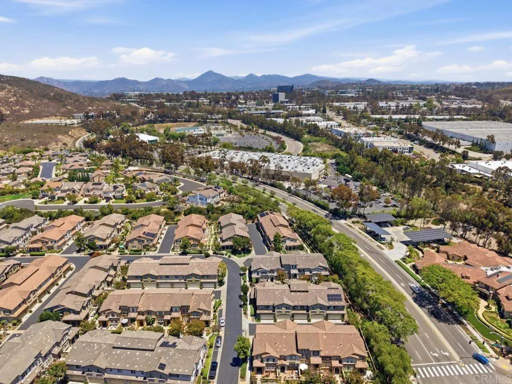 https://cdn.realtyfeed.com/cdn/127/306736882/28ad40f11440297d26cbdcba8f8e8d4d.webp