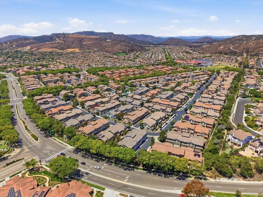 https://cdn.realtyfeed.com/cdn/127/306736882/31daf2b55365b63ba1a2ca7b006bd61b.webp