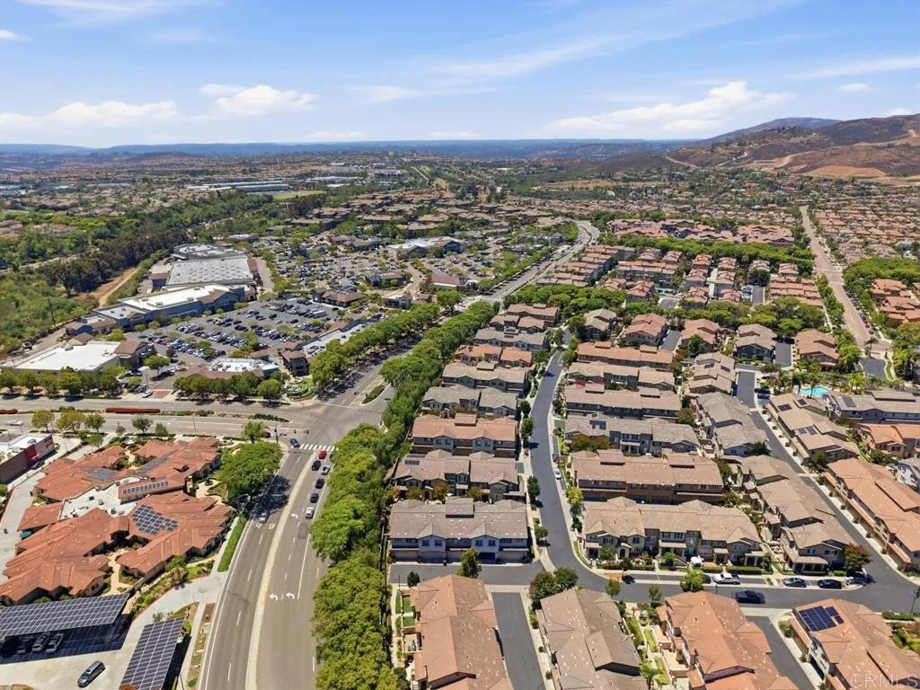 https://cdn.realtyfeed.com/cdn/127/306736882/72eedeebe482f4dbaa1ae6adeaaf7992.webp