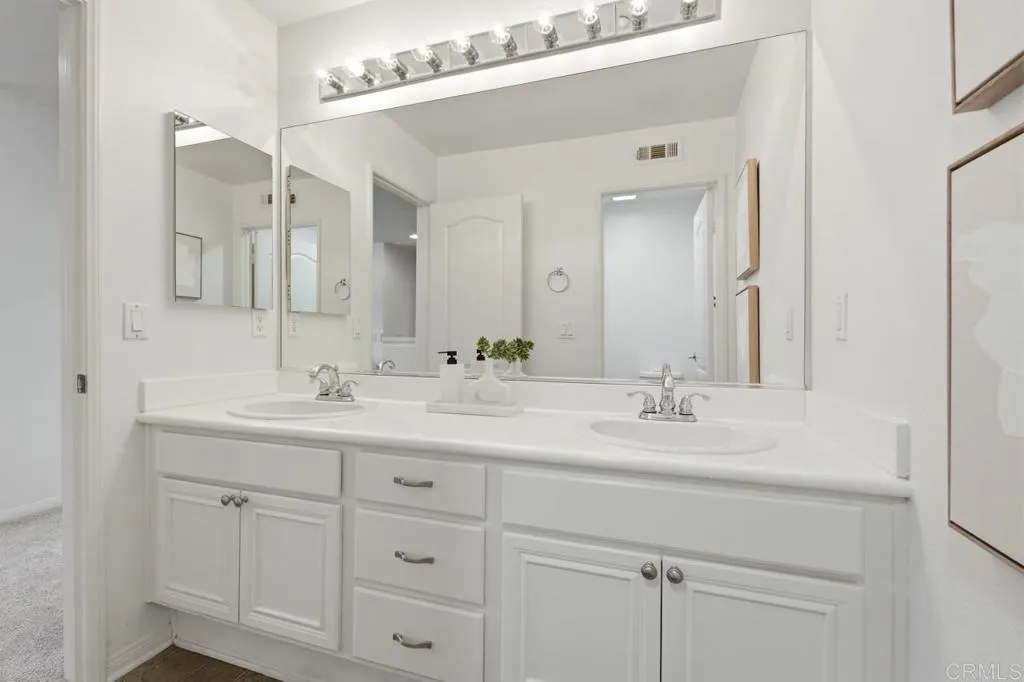 https://cdn.realtyfeed.com/cdn/127/306736882/d4fe5610fbb7511451fca21ed56e1827.webp