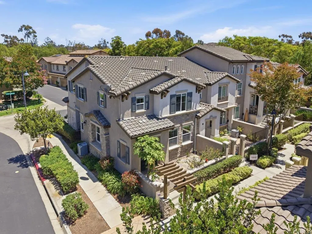 https://cdn.realtyfeed.com/cdn/127/306736882/fcbb913164113b536680c11ff42bde91.webp