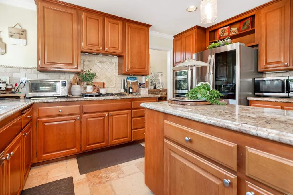 https://cdn.realtyfeed.com/cdn/127/306736886/6f8d8393fadb4c57f061e5f7885db2a4.webp