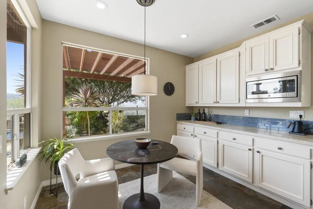 https://cdn.realtyfeed.com/cdn/127/306736895/00bc0b3132340d2196204cac01358a86.webp