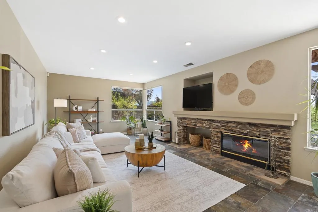 https://cdn.realtyfeed.com/cdn/127/306736895/42d92e925cd7b03e794aa3c845ae17a7.webp