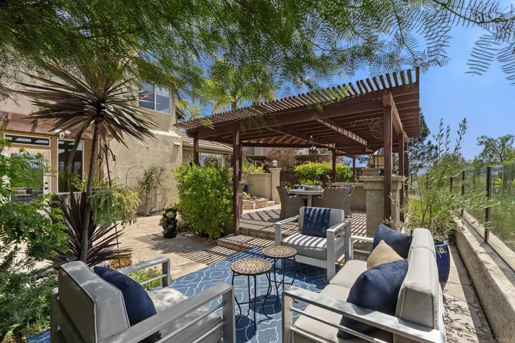 https://cdn.realtyfeed.com/cdn/127/306736895/cb656d2cef7d22ca7201007edfc7ee65.webp