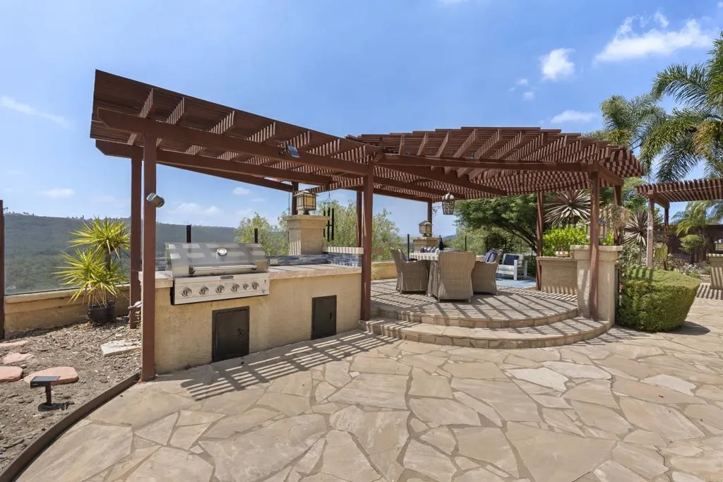 https://cdn.realtyfeed.com/cdn/127/306736895/daa3638c40f12dcfebf7ef884a7f7cce.webp