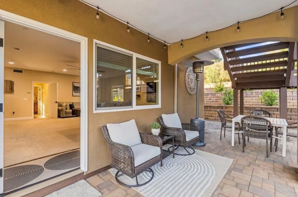 https://cdn.realtyfeed.com/cdn/127/306736922/4adc57dcf2e001f410ef9d57131a7124.webp