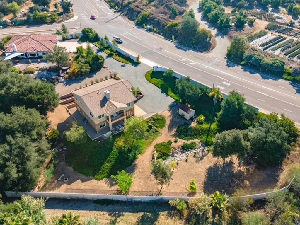 https://cdn.realtyfeed.com/cdn/127/306736922/df57a954af6e5dec0c6decc0d6999ade.webp