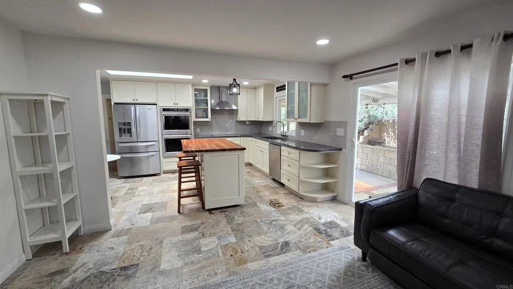 https://cdn.realtyfeed.com/cdn/127/306736978/4a5e8602da7ceb14b869f911de51328f.webp