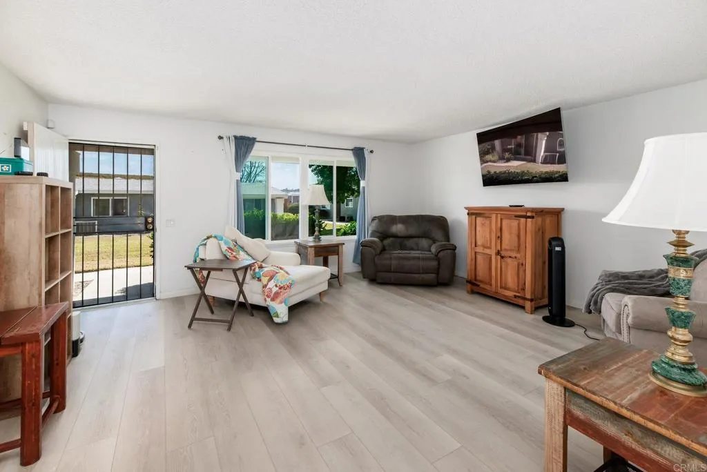 https://cdn.realtyfeed.com/cdn/127/306737053/24dba06717e49e5d2e994dbef123c7d2.webp