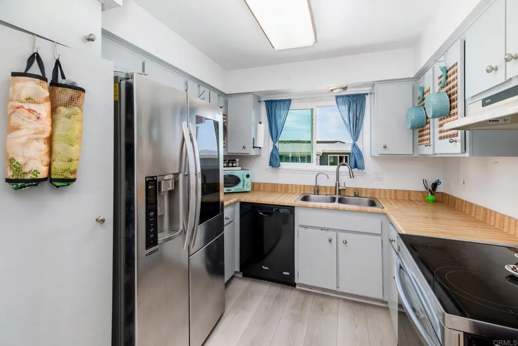 https://cdn.realtyfeed.com/cdn/127/306737053/6c76038ad56310e14aec078784841a48.webp