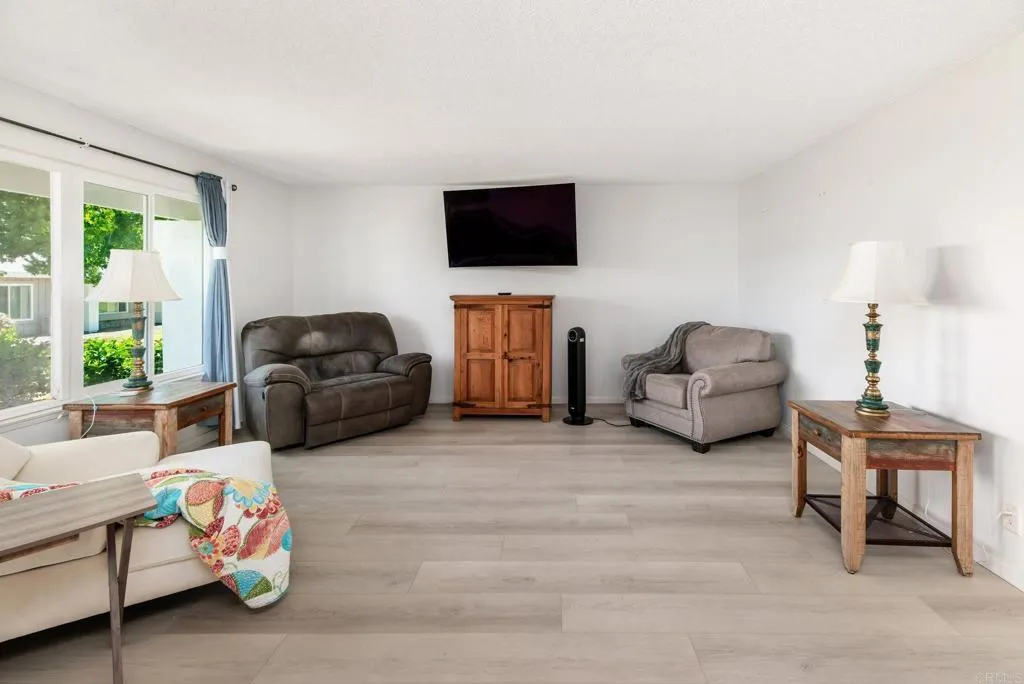 https://cdn.realtyfeed.com/cdn/127/306737053/73a5b4f5ccd6cf3d439c8d519cff307e.webp