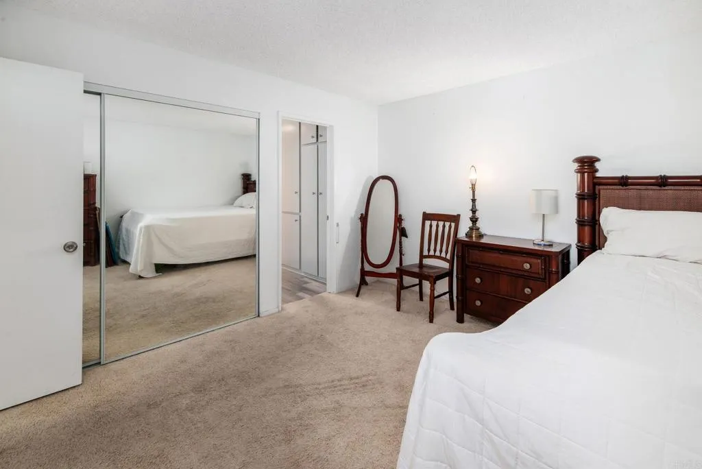 https://cdn.realtyfeed.com/cdn/127/306737053/8214b27b5f86e875236f683a97dd8fc0.webp