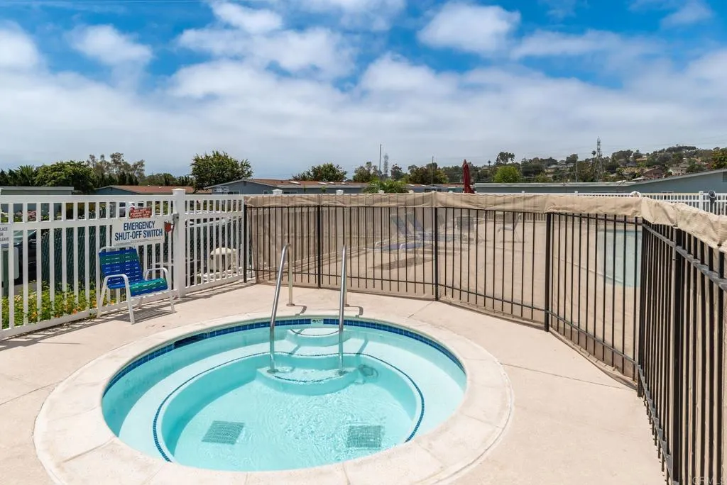 https://cdn.realtyfeed.com/cdn/127/306737053/a3d42f923db66c5c3c4a281835276550.webp