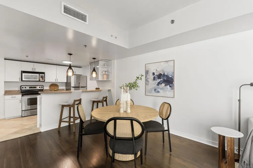 https://cdn.realtyfeed.com/cdn/127/306737057/04f1c1e2912960d39860a244a9774468.webp