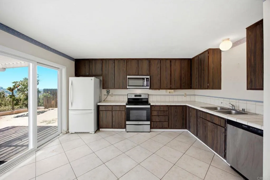 https://cdn.realtyfeed.com/cdn/127/306737080/74869c21fb896a09417188c4b5a8bc59.webp