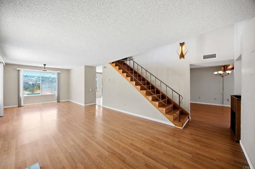 https://cdn.realtyfeed.com/cdn/127/306737080/b703c656d31278f2e0b86ffa81bbf057.webp