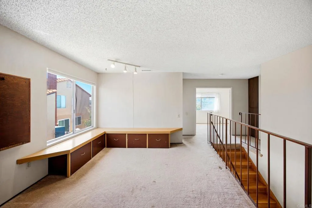 https://cdn.realtyfeed.com/cdn/127/306737080/ba839681a6b79dba57f34dd75b4b03b5.webp