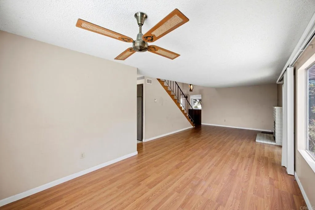 https://cdn.realtyfeed.com/cdn/127/306737080/bd1aaa39a6e60f9dfdf538ff273ee0b1.webp