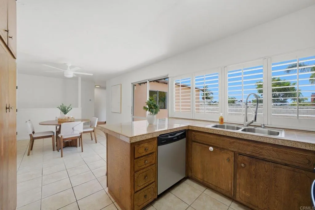 https://cdn.realtyfeed.com/cdn/127/306737081/86322fd6514bc0b8a707dbf0082a56a8.webp