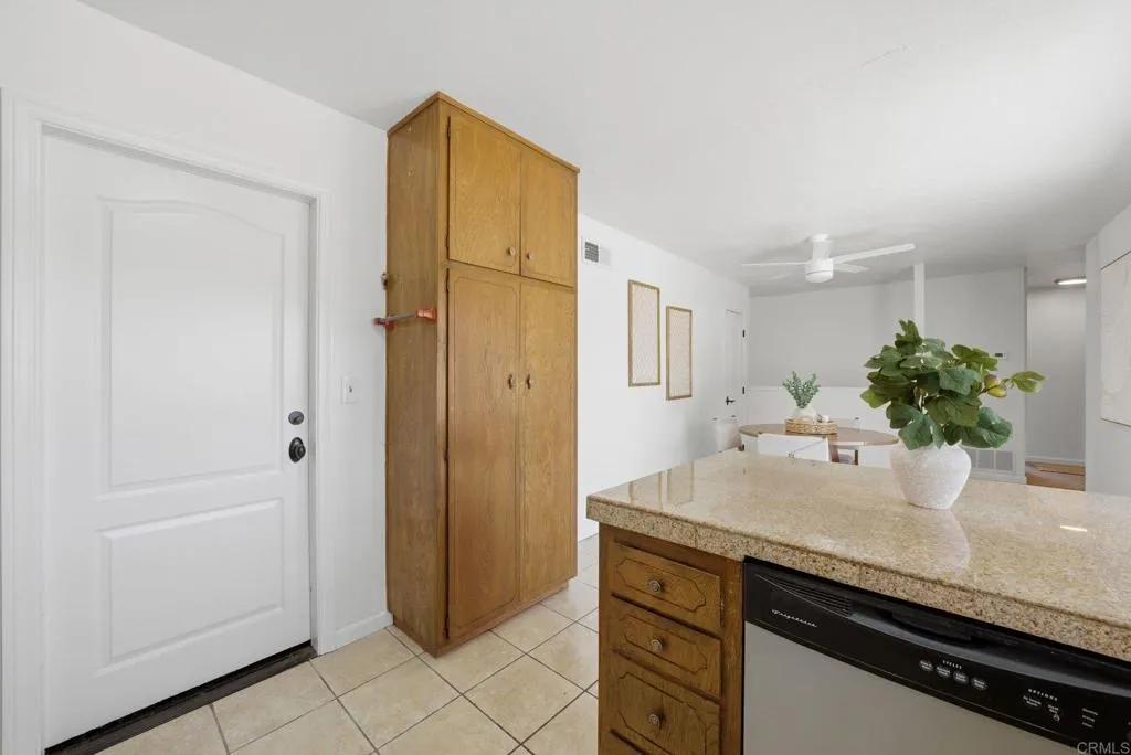 https://cdn.realtyfeed.com/cdn/127/306737081/db805bf343d0f824705ce568e75a8bfb.webp