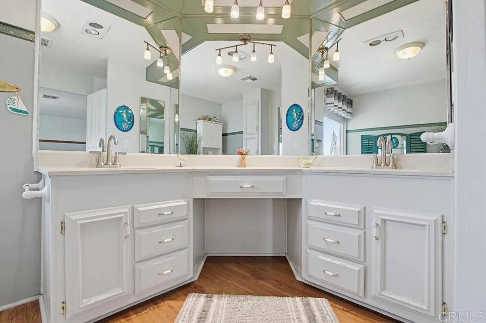 https://cdn.realtyfeed.com/cdn/127/306737101/6ba56cc36ca64a390618d048bf91e8f5.webp