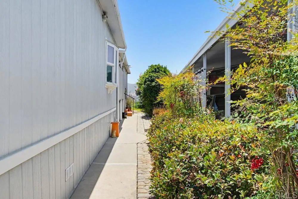 https://cdn.realtyfeed.com/cdn/127/306737101/ecd35806c58eafa3a543482c49060de7.webp