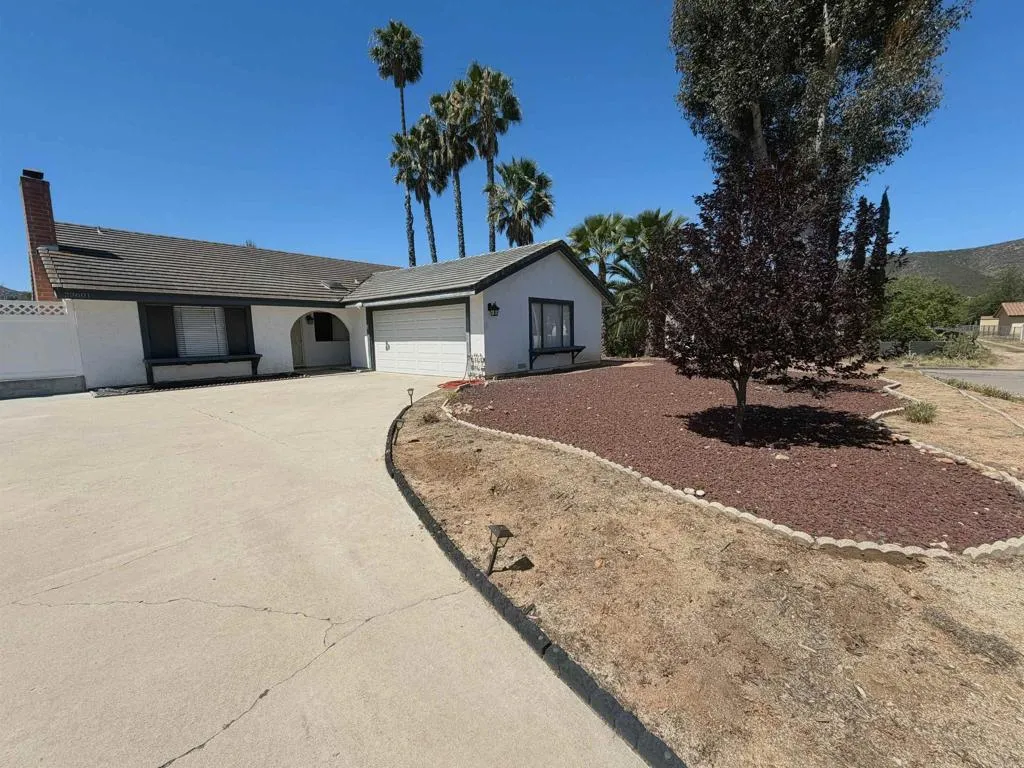 https://cdn.realtyfeed.com/cdn/127/306737134/87692680a3fd85294151557ce8f24b86.webp